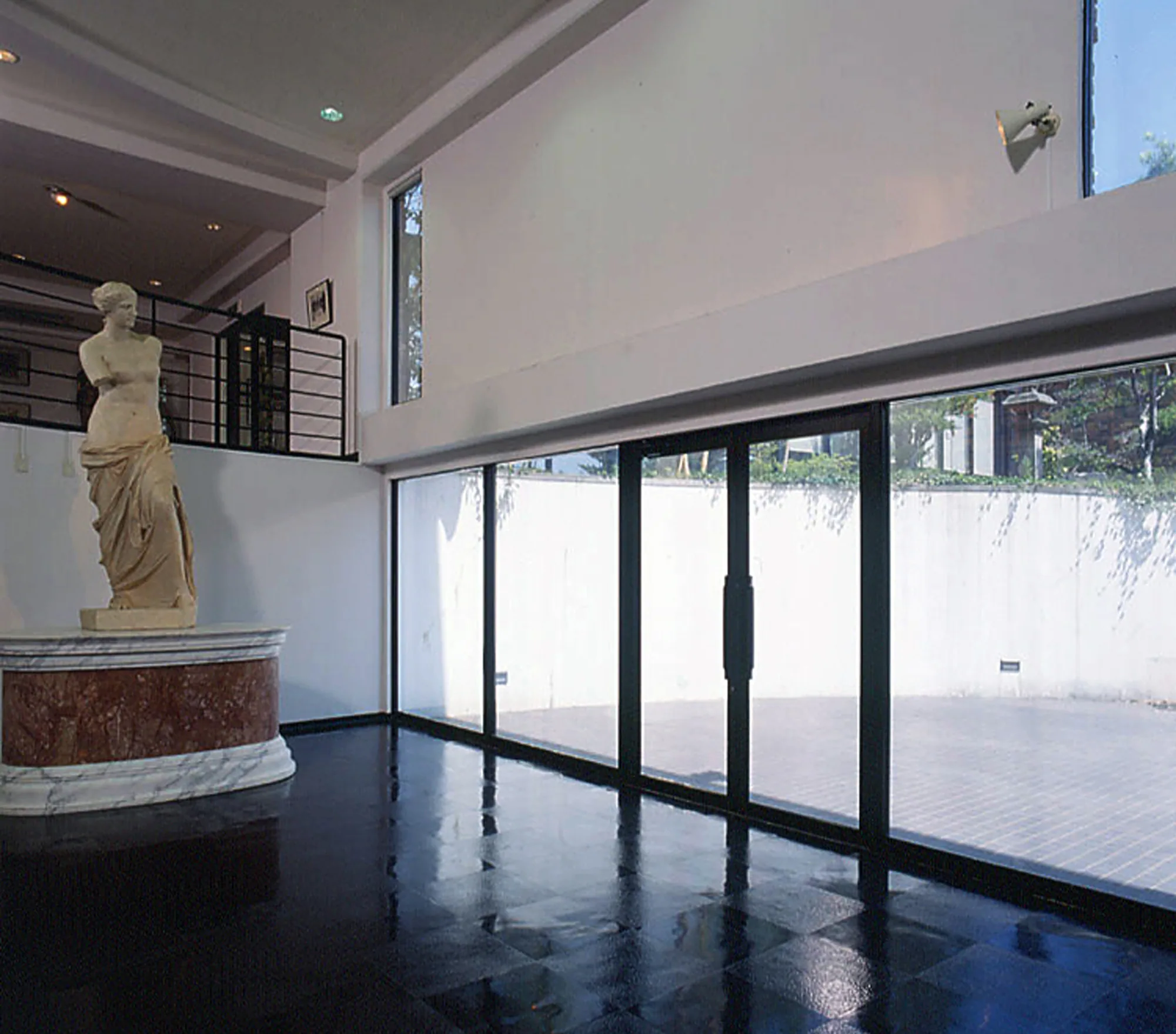 中津留美術館
