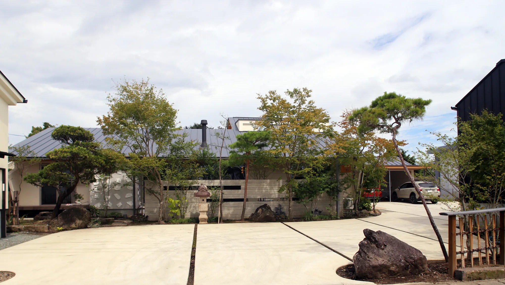 House T nuyamazu